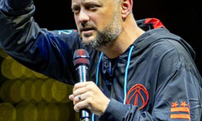 how tall is nate bargatze